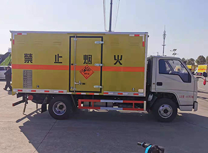 工业园区爆破器材运输车